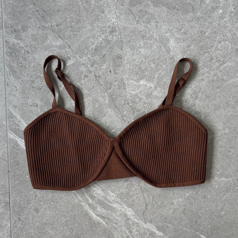 Aritzia sculpt knit bra